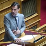 Πλακιωτάκης: Κορυφαία πράξη ηρωισμού και δημοκρατίας η ανατίναξη της γέφυρας του Γοργοποτάμου