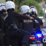 Επεισόδια Ρέντη: Ακρωτηρίασαν το πόδι του 31χρονου αστυνομικού