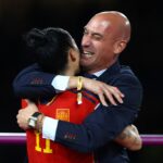 Έκλεψε την παράσταση ο Πίνατ κατά την άφιξη Ερντογάν στο Μέγαρο Μαξίμου