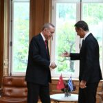 Επίσκεψη Ερντογάν: Σε καλό κλίμα η συνάντηση Γεραπετρίτη – Φιντάν