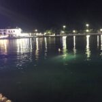 Πύλος: Χωρίς τις αισθήσεις του ανασύρθηκε ο ένας επιβάτης του αυτοκινήτου που έπεσε στο λιμάνι