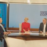 «Σήμερα πέθανε η κτηνοτροφία»: Αγρότες σήκωσαν φέρετρο μπροστά από τη Βουλή – Εικόνες