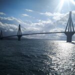 Τέμπη: Φοιτητές έγραψαν ξανά τα ονόματα των 57 θυμάτων έξω από τη Βουλή