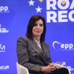 Στ. Κασσελάκης: Selfies και περιοδεία στο κέντρο της Θήβας λίγο πριν παρουσιαστεί στον Στρατό