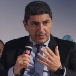 Παρέμβαση του πρωθυπουργού ζητούν οι αγγειοχειρουργοί μετά τις καταγγελίες του Καλλιάνου – Κάνουν λόγο για «ανθρωποφαγία»