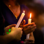 Συγκλονιστικές μαρτυρίες από την τραγωδία στο Μάτι σ’ ένα βιβλίο – ντοκουμέντο: Η τελευταία του λέξη ήταν: «Γιατί;»