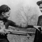 Μητσοτάκης: Δοκιμάζει τα «παπούτσια ΝΔ» – «Είχαμε ζηλέψει του ΠΑΣΟΚ, θα τα δει ο Άδωνις και θα λυσσάξει»