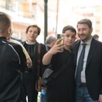 Οπαδοί του ΠΑΟΚ συγκεντρώθηκαν στην Καμάρα κι έκαναν τη νύχτα μέρα με βεγγαλικά και πυρσούς