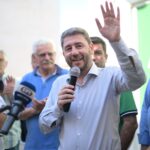 Λιόσια: Απανθρακωμένο πτώμα άνδρα σε αυλή σπιτιού – «Τον έκαψα γιατί δεν είχα χρήματα να τον θάψω», είπε ο γιος