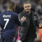 Λεβερκούζεν: Παίκτες και οπαδοί γιόρτασαν με συλλεκτικά μπαλόνια το αήττητο των 50 αγώνων