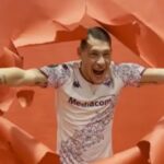 Conference League: Η Φιορεντίνα παρουσίασε τη νέα της βιολετί φανέλα λίγες μέρες πριν απ’ τον τελικό