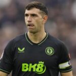 Παίκτες της Άστον Βίλα απαθανατίζουν το εκστασιασμένο κοινό του Ολυμπιακού