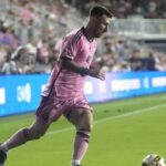 Επική ατάκα από νεαρό οπαδό του Ολυμπιακού: “Γράφω βιολογία αύριο, αλλά σιγά μην κοιμηθώ”