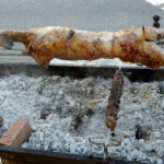 Ολυμπιακός: Πανζουρλισμός από τους οπαδούς των “ερυθρόλευκων” στο αεροδρόμιο, στην υποδοχή της αποστολής μετά την νίκη επί της Άστον Βίλα