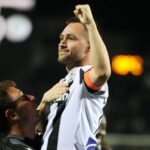 Κάηκε ολοσχερώς το Πνευματικό Κέντρο Καλλονής στη Μυτιλήνη – Στάχτη 6,5 χιλιάδες τόμοι σπανίων βιβλίων