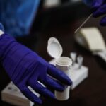 Σύμη: Ποιος είναι ο Βρετανός παρουσιαστής που αγνοείται