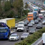 Φωτιά σε φορτηγό πλοίο στον νέο Μώλο Δραπετσώνας