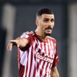 Χατζηγιοβάνης: Έπιασε το μικρόφωνο, τραγούδησε και έπειτα χόρεψε ζεϊμπέκικο στον γάμο του