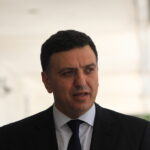 Ευρωεκλογές: Πώς κλείνουν την προεκλογική εκστρατεία τα κόμματα