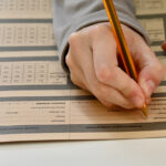 Όλοι έψαχναν τον χαμένο ψαροντουφεκά και αυτός διασκέδαζε σε beach bar – Χαμός στην Αχαΐα