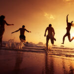 Ο τιμοκατάλογος της ξαπλώστρας – Βαθιά το χέρι στην τσέπη θα βάλουν φέτος οι πολίτες στην Αττική