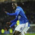 Πυρκαγιές: «Μάχη» σε τρία ενεργά μέτωπα – Περιορίστηκε η φωτιά στη Ρόδο