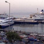 Γεμάτα φεύγουν τα πλοία από το λιμάνι του Πειραιά – Αναχωρούν και οι τελευταίοι αδειούχοι του Ιουλίου
