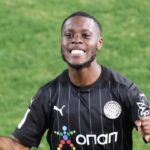 Ολυμπιακός: Νιόπαντρο ζευγάρι φωτογραφήθηκε με τα ευρωπαϊκά τρόπαια στο Ναύπλιο