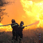 Βιομηχανία στα Εξαμίλλια Κορινθίας καταστράφηκε ολοσχερώς από φωτιά