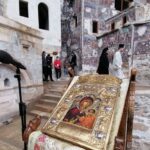 Αστυνομικός στη Ρόδο σκαρφάλωσε σε μπαλκόνι και έσωσε 78χρονη που είχε σπάσει το ισχίο της και καλούσε σε βοήθεια