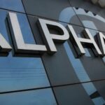 «Κινητό στην τσάντα»: Τέλος η χρήση του στα σχολεία – Οι 11 αλλαγές για τη νέα χρονιά