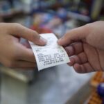 Τα πρωτοσέλιδα των σημερινών εφημερίδων