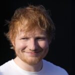 Ξεκαρδιστικός διάλογος ρεπόρτερ με νεαρούς που πάνε διακοπές στη Νάξο – «Οι κοπέλες δεν είναι μαζί σας;» – «Εκεί θα βρούμε»