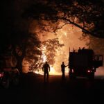 Πέντε άνδρες της Πυροσβεστικής τραυματίστηκαν στο πύρινο μέτωπο της Αττικής – Είναι στο νοσοκομείο