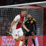 Ολυμπιακός: Με ένα τεράστιο λιοντάρι, την κούπα του Conference League και το μότο του Μαρινάκη το νέο υπερσύγχρονο λεωφορείο των ερυθρόλευκων