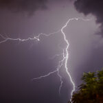 Η συγκλονιστική διάσωση του 50 ημερών προσφυγόπουλου στην Τήλο – Για τρεις ημέρες ήταν αποκλεισμένο στο βουνό