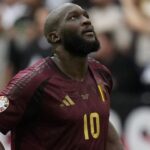 Νέο βίντεο από την παραλία Βόλου «πνιγμένη» στα νεκρά ψάρια