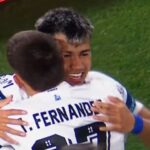 Μέσι και Σουάρες πάνω σε σκάφος μαζί με τις συζύγους τους