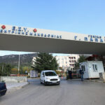 Γαϊδουράκι φορτωμένο σκουπίδια κατέρρευσε στη Σαντορίνη