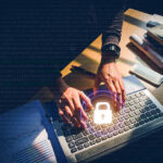 Στις κάλπες για την ανάδειξη νέου προέδρου οι ψηφοφόροι του ΠΑΣΟΚ