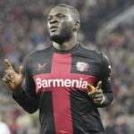 Απίστευτο περιστατικό στη Θεσσαλονίκη – Άνδρας σε κατάσταση αμόκ έσπασε με τσεκούρι το αυτοκίνητο των γειτόνων του