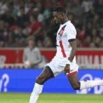 Βουλή: Φωταγωγήθηκε με την «χρυσή κορδέλα», σύμβολο της μάχης κατά του καρκίνου σε παιδιά και εφήβους