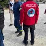 Ιερέας στη Λευκάδα είχε αλυσοδεμένα σκυλιά και τα έσερνε στον δρόμο με το αυτοκίνητό του – Δείτε βίντεο