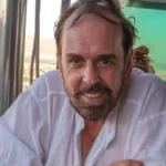 Ύστατο χαίρε στον Γιάννη Μόρτζο – Δεκάδες φίλοι και συνάδελφοι παρέστησαν στην κηδεία του σπουδαίου ηθοποιού