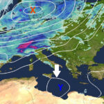 Φωτιά στο Καπανδρίτι – Σηκώθηκαν εναέρια μέσα