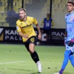 Άρης – Ολυμπιακός: Οι γονείς του Άλκη Καμπανού παρακολούθησαν το ματς στο “Κλεάνθης Βικελίδης”