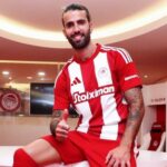 Θλιβερή η εικόνα από το σπίτι που γεννήθηκε και μεγάλωσε ο Ηλίας Βενέζης, στο Αϊβαλί – Αδιαφορία από τους σημερινούς ιδιοκτήτες του