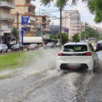 Η στιγμή της αναγκαστικής προσθαλάσσωσης πυροσβεστικού αεροσκάφους στη λίμνη Μαραθώνα – Δείτε βίντεο
