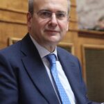 ΝΔ: Καραμανλής και Σαμαράς δεν θα παραβρεθούν στην εκδήλωση για τα 50 χρόνια του κόμματος