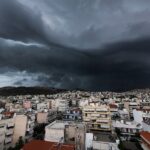 Διασωληνωμένος και σε κρίσιμη κατάσταση ο ανήλικος που έπεσε από τον 4ο όροφο πολυκατοικίας στον Εύοσμο Θεσσαλονίκης